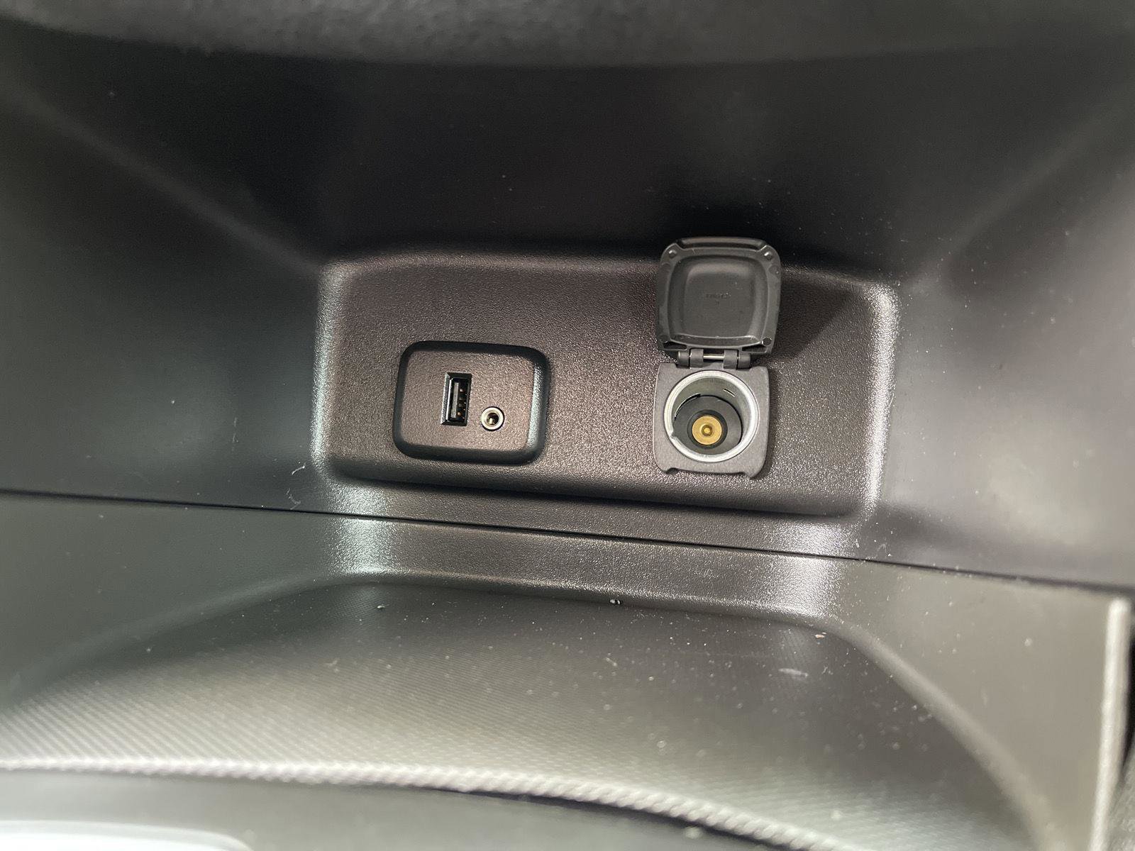 Used 2018 Chevrolet Equinox LT AWD/4WD image 27