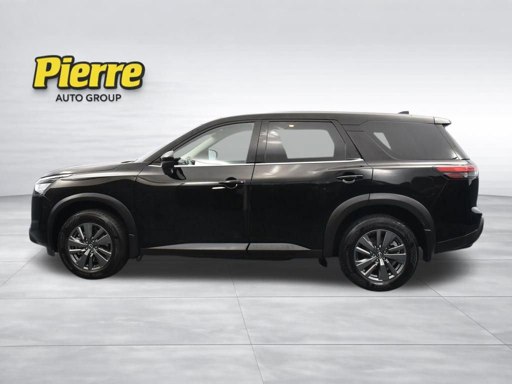 Used 2024 Nissan Pathfinder S AWD/4WD image 2