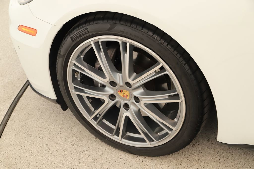 Used 2018 Porsche Panamera 4 image 36