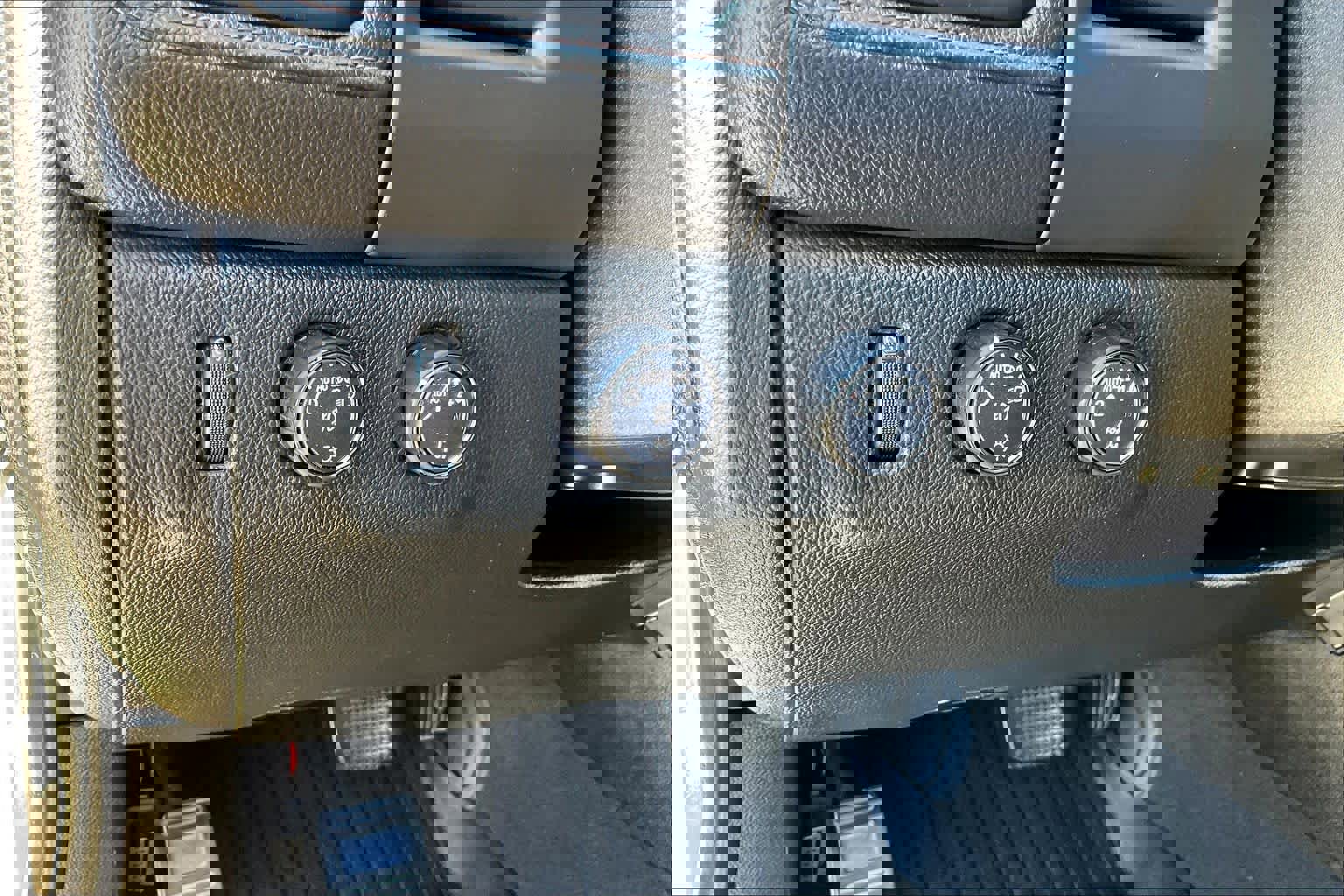 Used 2021 GMC Canyon AT4 w/ Trailering Package AWD/4WD image 14