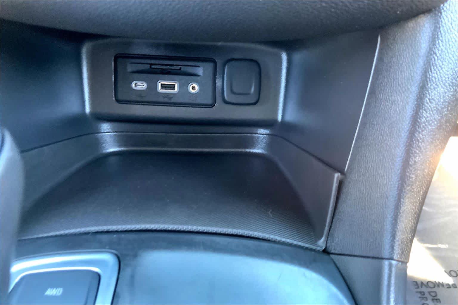Used 2019 Chevrolet Equinox LT AWD/4WD image 35