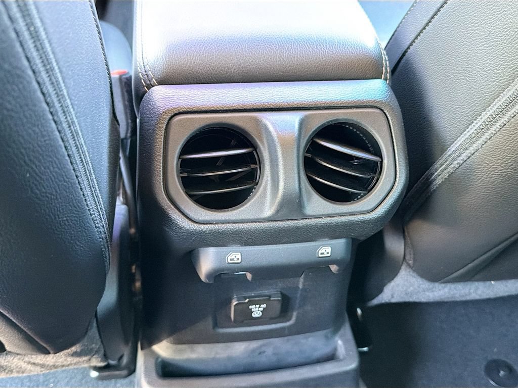 Used 2022 Jeep Wrangler Unlimited Sahara w/ Cold Weather Group AWD/4WD image 36