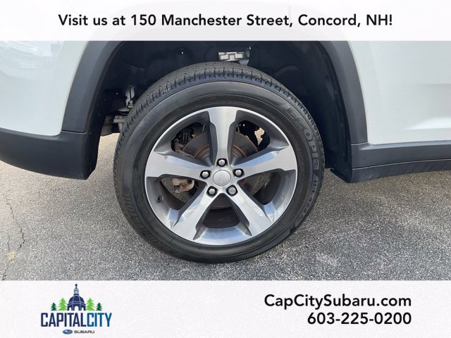 Used 2023 Jeep Grand Cherokee Limited AWD/4WD image 7