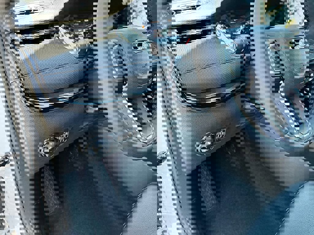 New 2026 Jeep Compass Latitude image 13