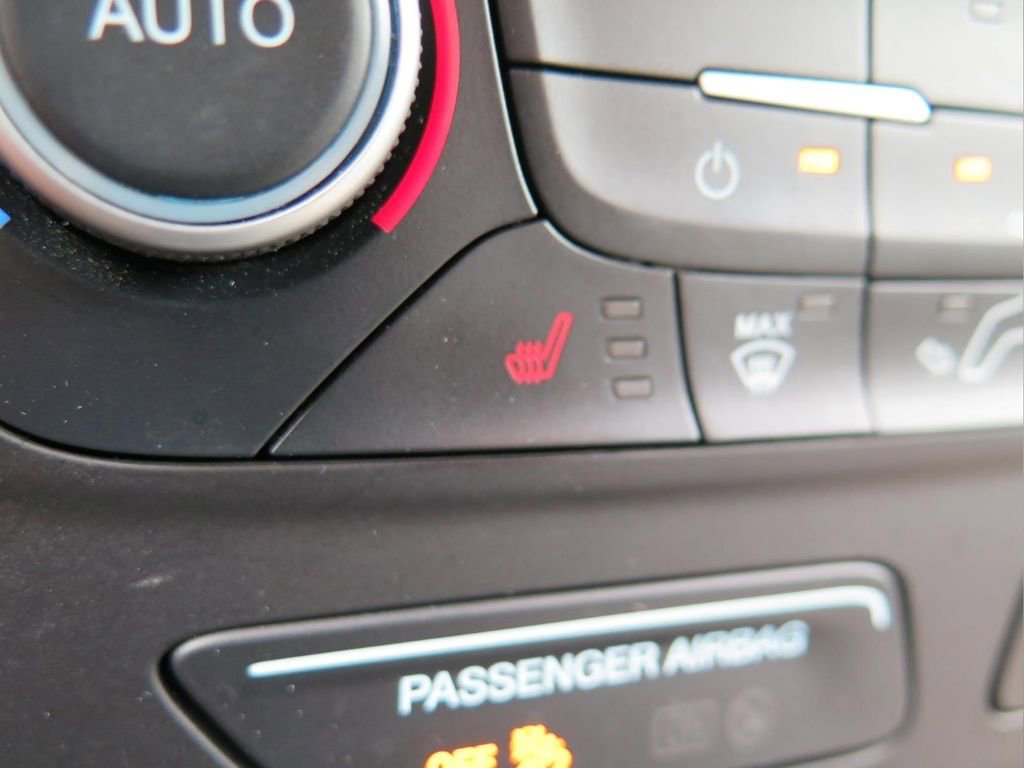 Used 2018 Ford Escape SE w/ SE Sync 3 Package FWD image 16