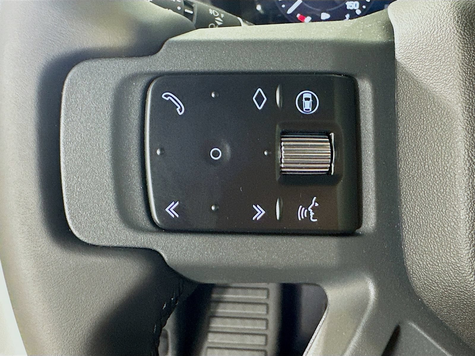 New 2026 Land Rover Defender 130 X-Dynamic SE AWD/4WD image 18