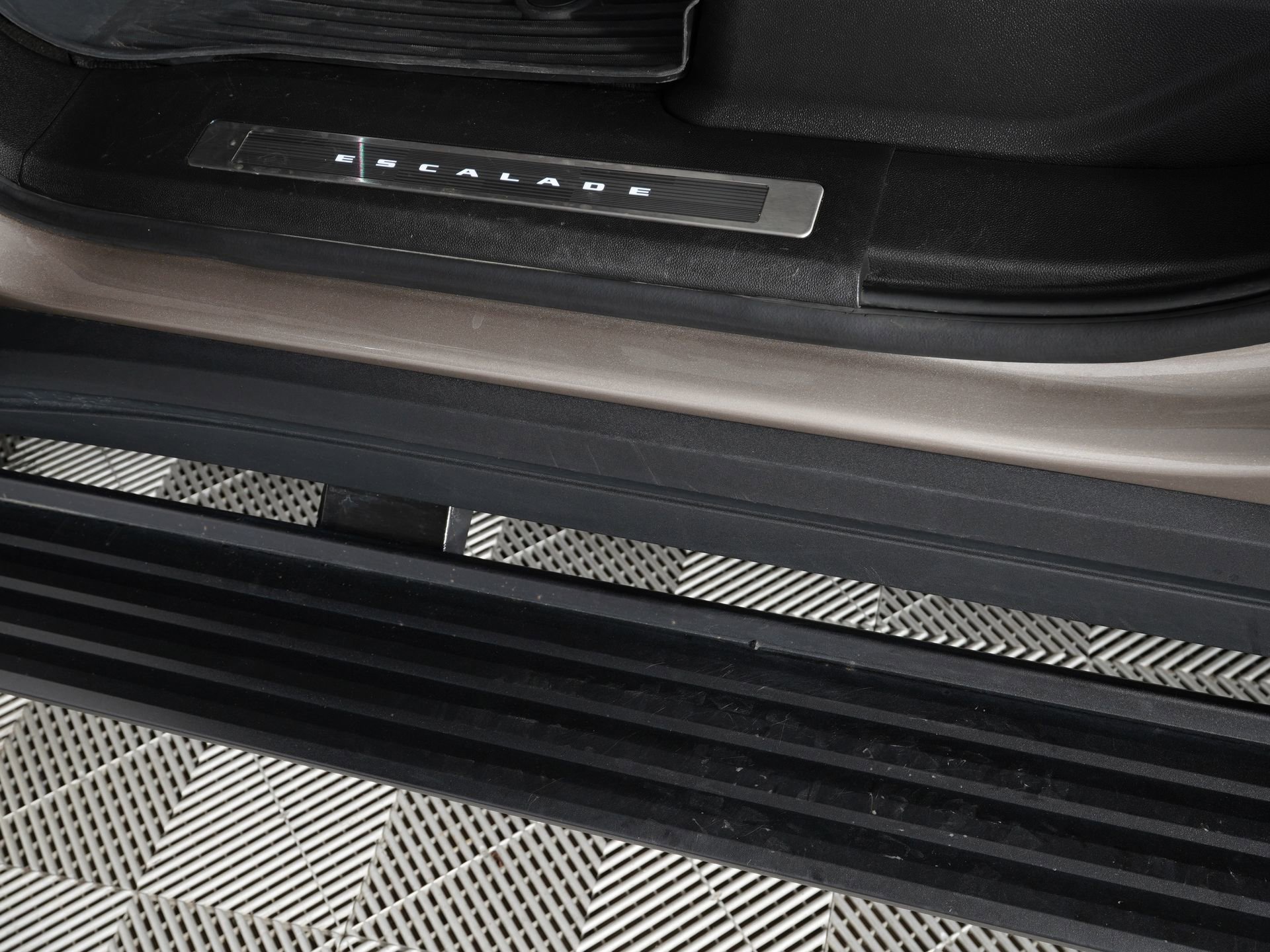 Used 2025 Cadillac Escalade Sport Platinum w/ LPO, ONYX Package AWD/4WD image 19