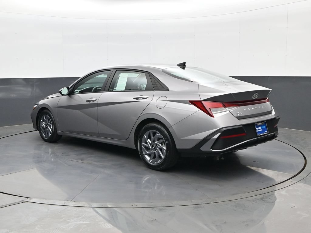 Certified 2024 Hyundai Elantra SEL FWD image 8