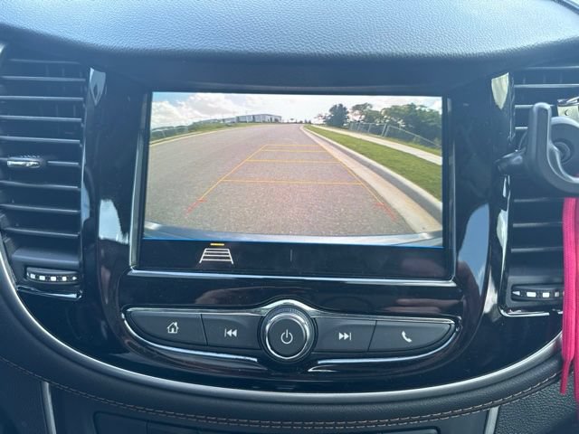 Used 2019 Chevrolet Trax LT w/ LT Convenience Package AWD/4WD image 10