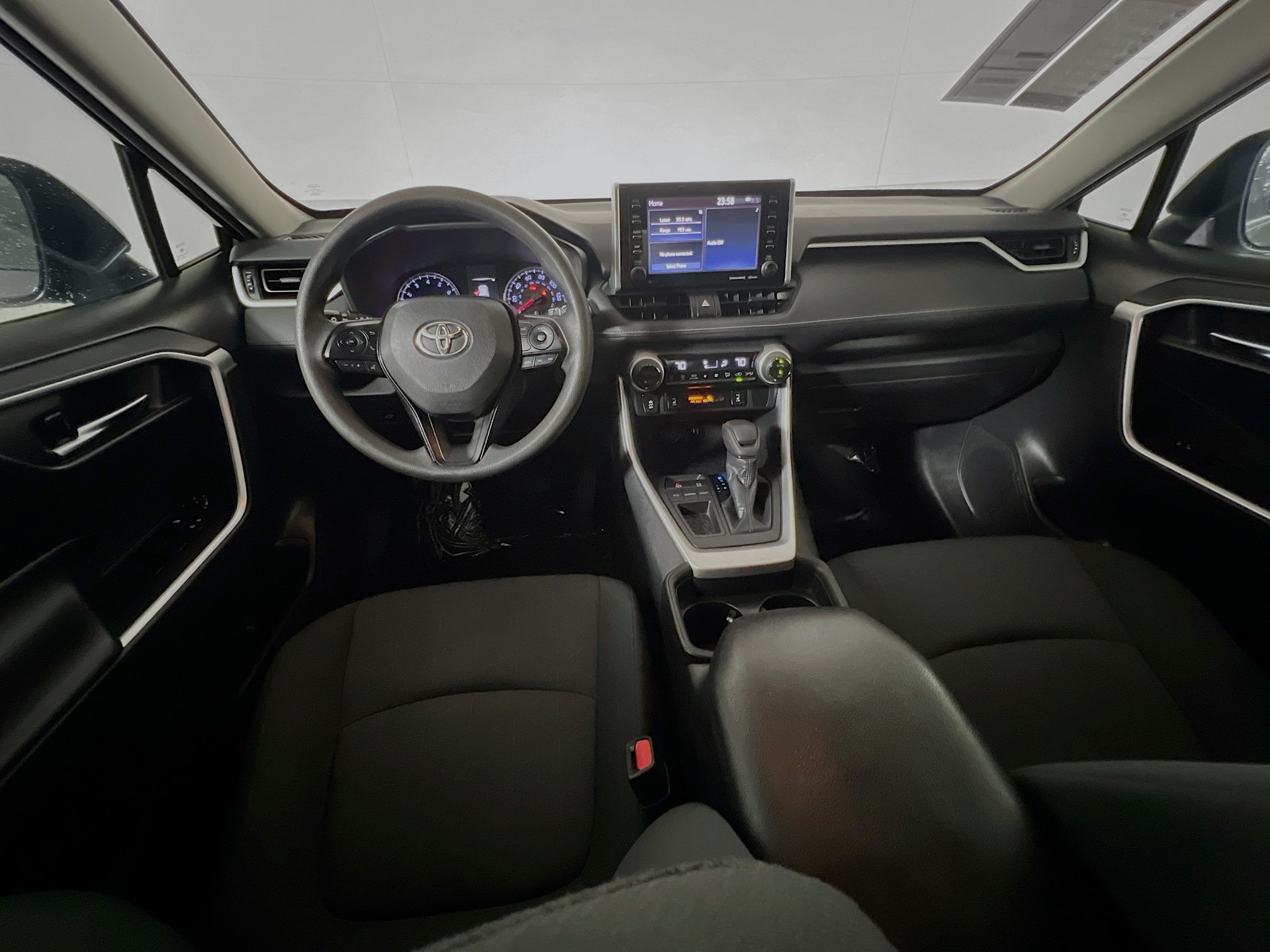 Used 2019 Toyota RAV4 XLE w/ Convenience Package FWD image 30