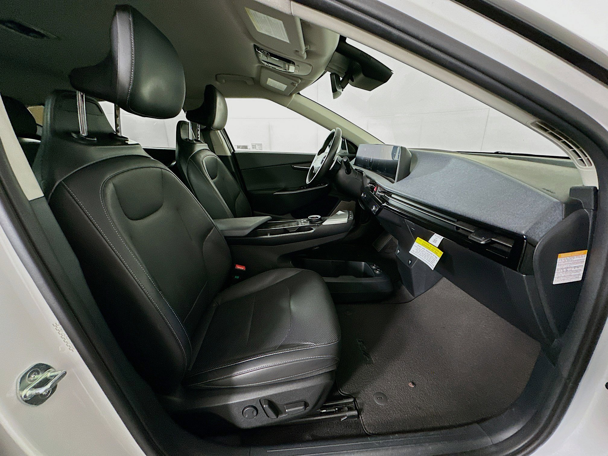 Used 2023 Kia EV6 Wind image 31