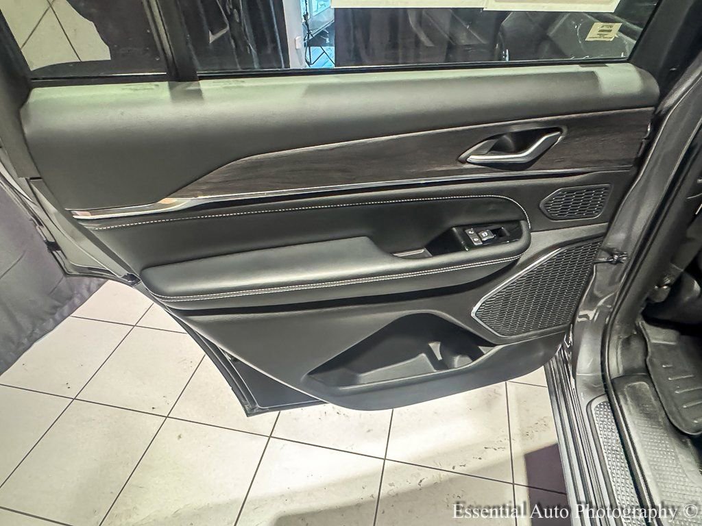 Used 2024 Jeep Grand Cherokee L Overland w/ Trailer Tow Package image 28