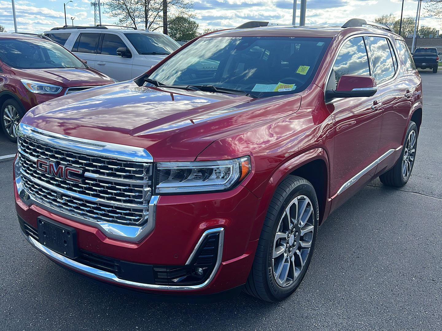 Used 2021 GMC Acadia Denali w/ Denali Ultimate Package AWD/4WD image 12