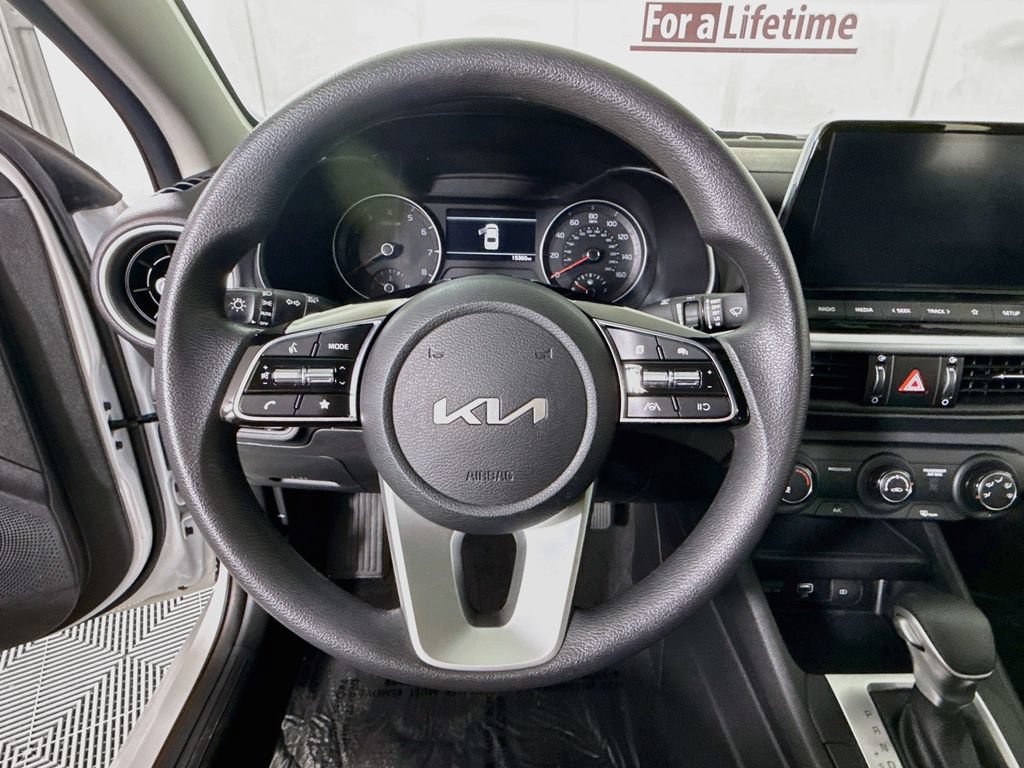 Used 2024 Kia Forte LXS w/ LXS Technology Package FWD image 19