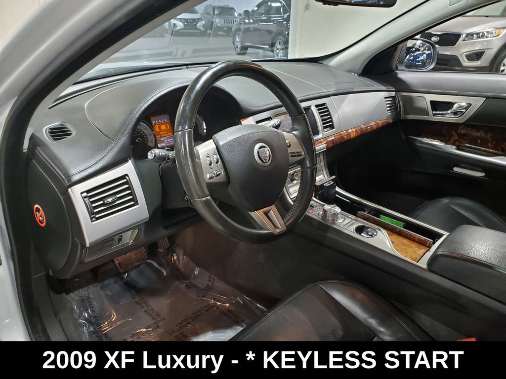 Used 2009 Jaguar XF Luxury image 7