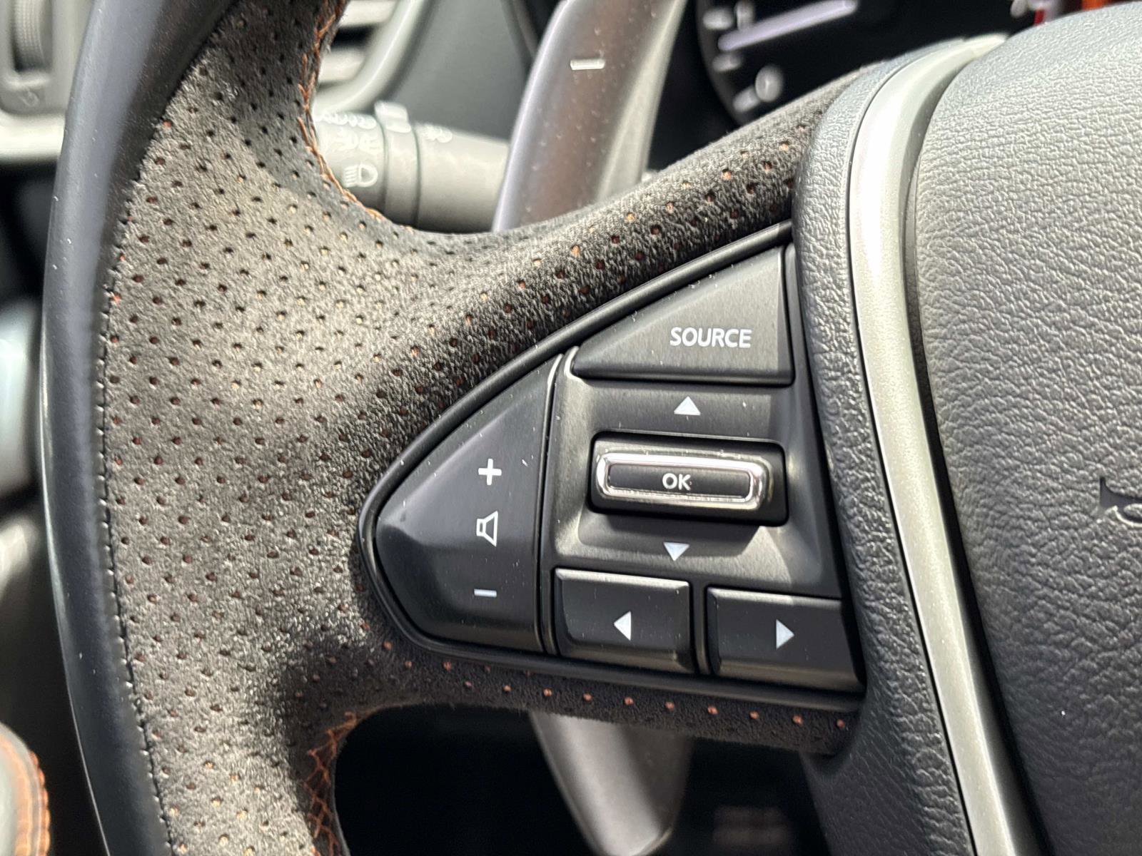 Used 2023 Nissan Maxima SR w/ Sport Mat Group FWD image 19