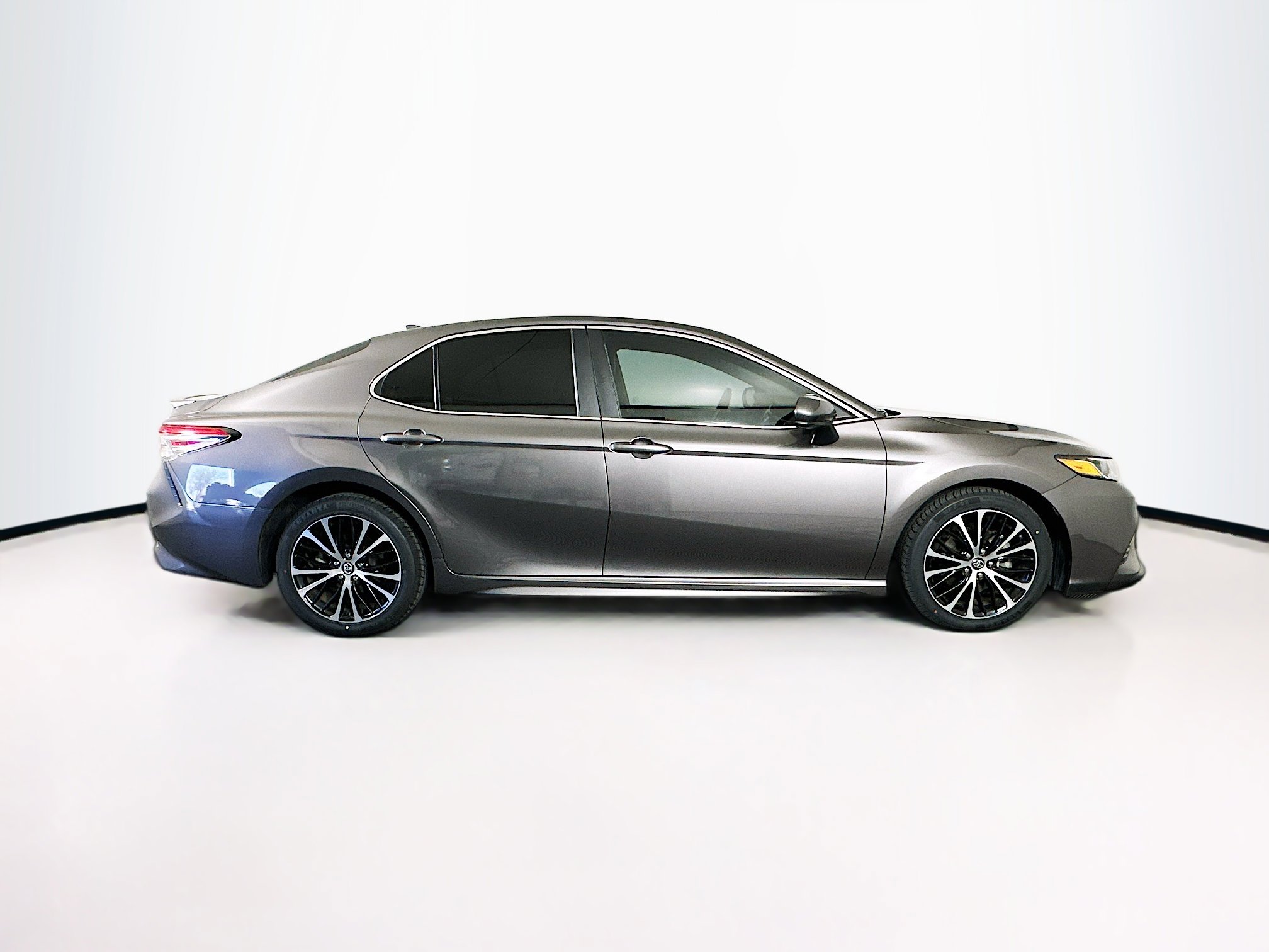 Used 2019 Toyota Camry SE image 10