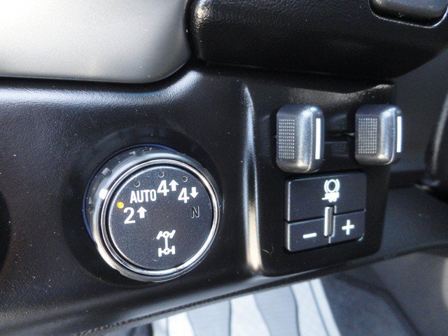 Used 2020 Chevrolet Suburban Premier w/ Premier 6.2L Value Package AWD/4WD image 24
