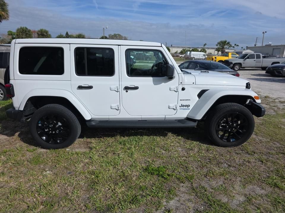 Used 2022 Jeep Wrangler Unlimited Sahara image 8