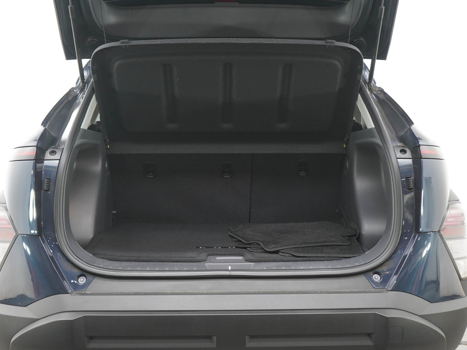 Certified 2024 Hyundai Kona SEL AWD/4WD image 16