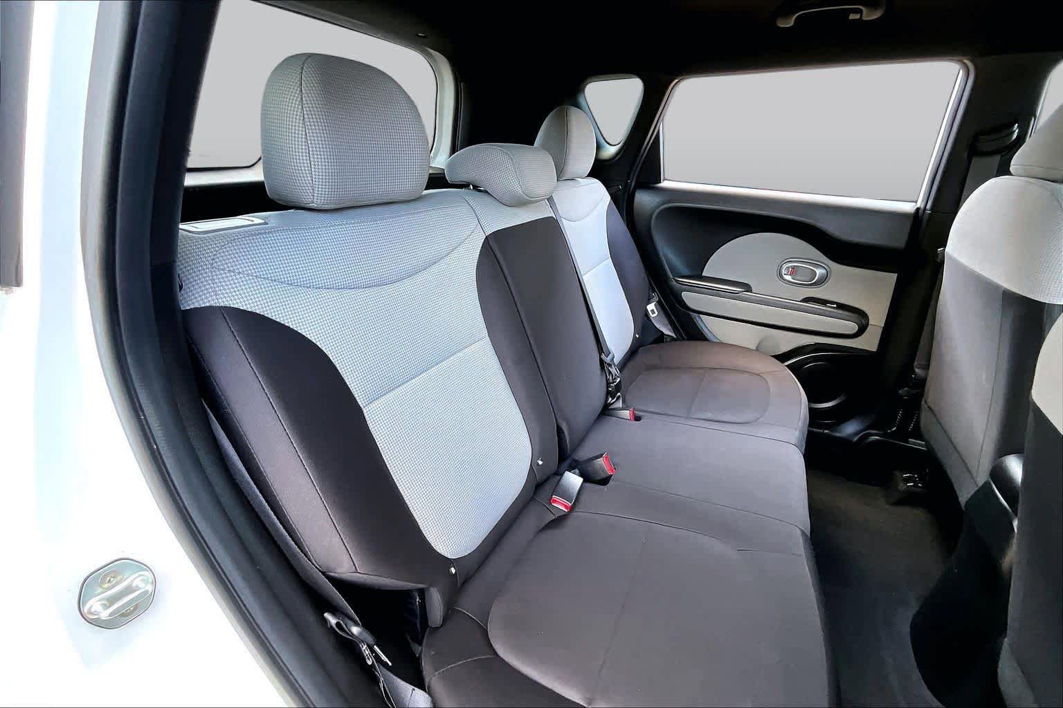 Used 2019 Kia Soul FWD image 19