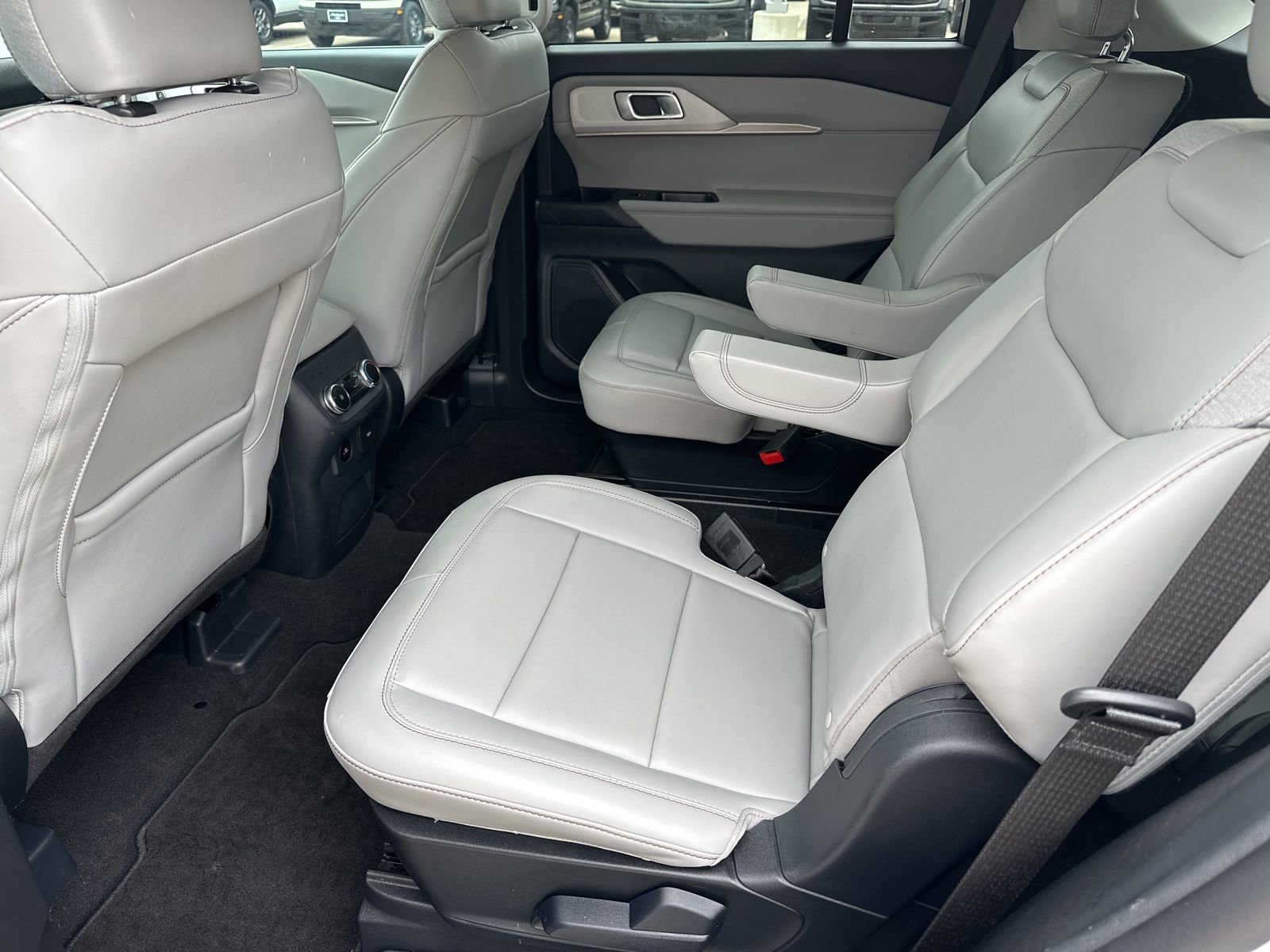 New 2025 Ford Explorer Active w/ Active Comfort Package RWD image 23