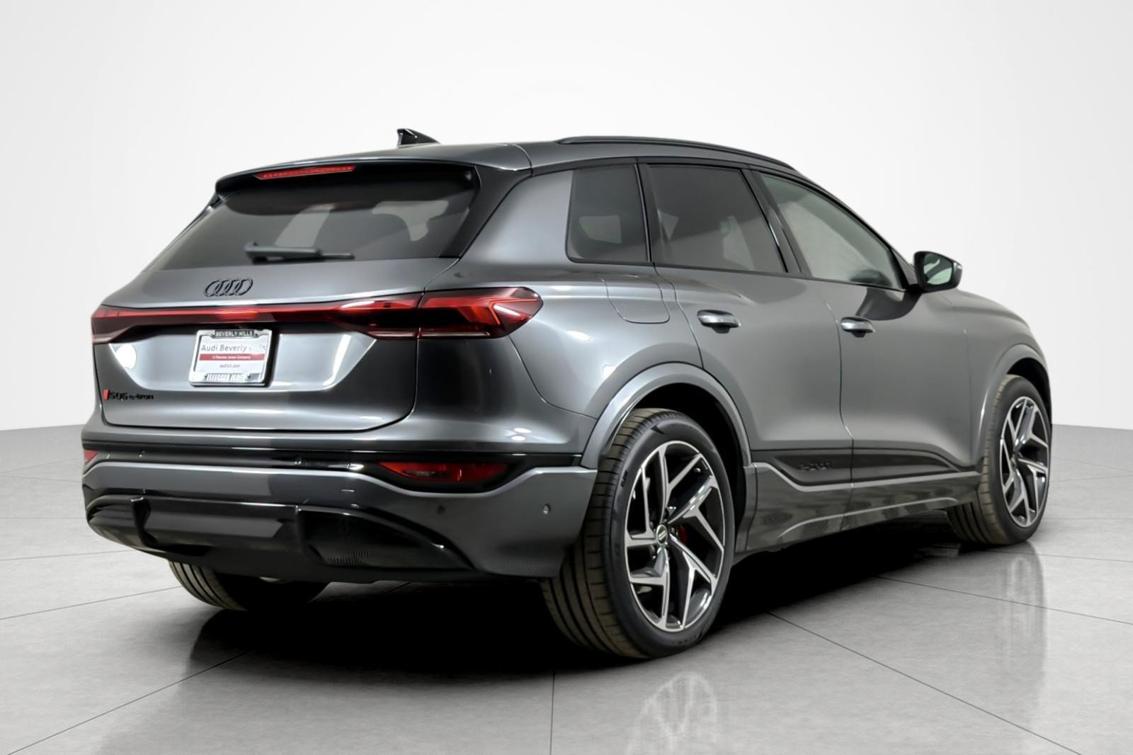 New 2027 Audi SQ6 e-tron Premium Plus AWD/4WD image 6