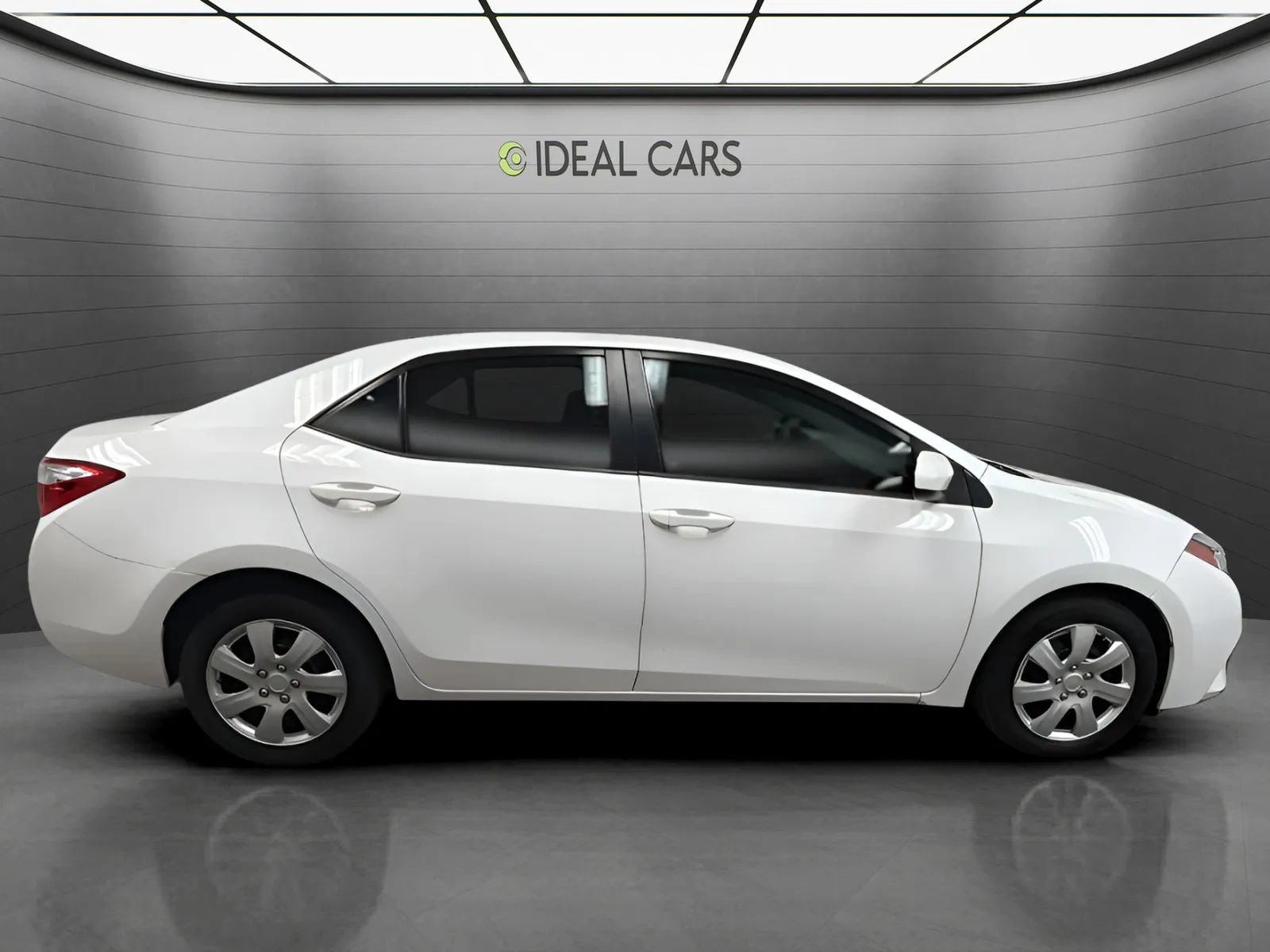 Used 2016 Toyota Corolla LE FWD image 4