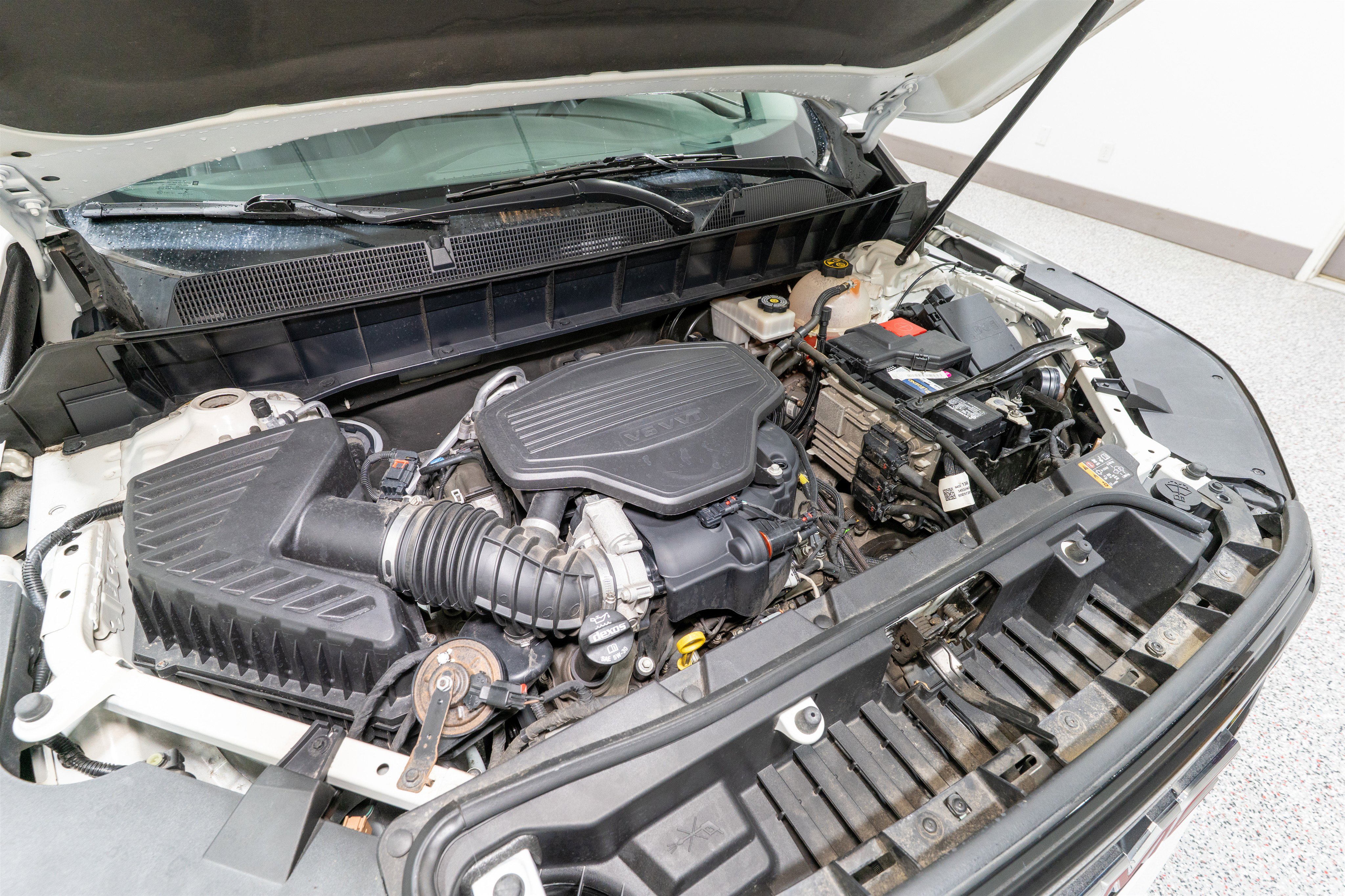 Used 2018 GMC Acadia SLT w/ LPO, Black Accent Package image 37