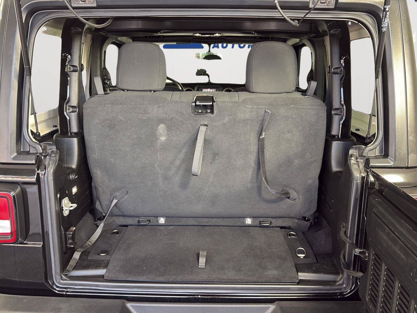 Used 2020 Jeep Wrangler Sport AWD/4WD image 8