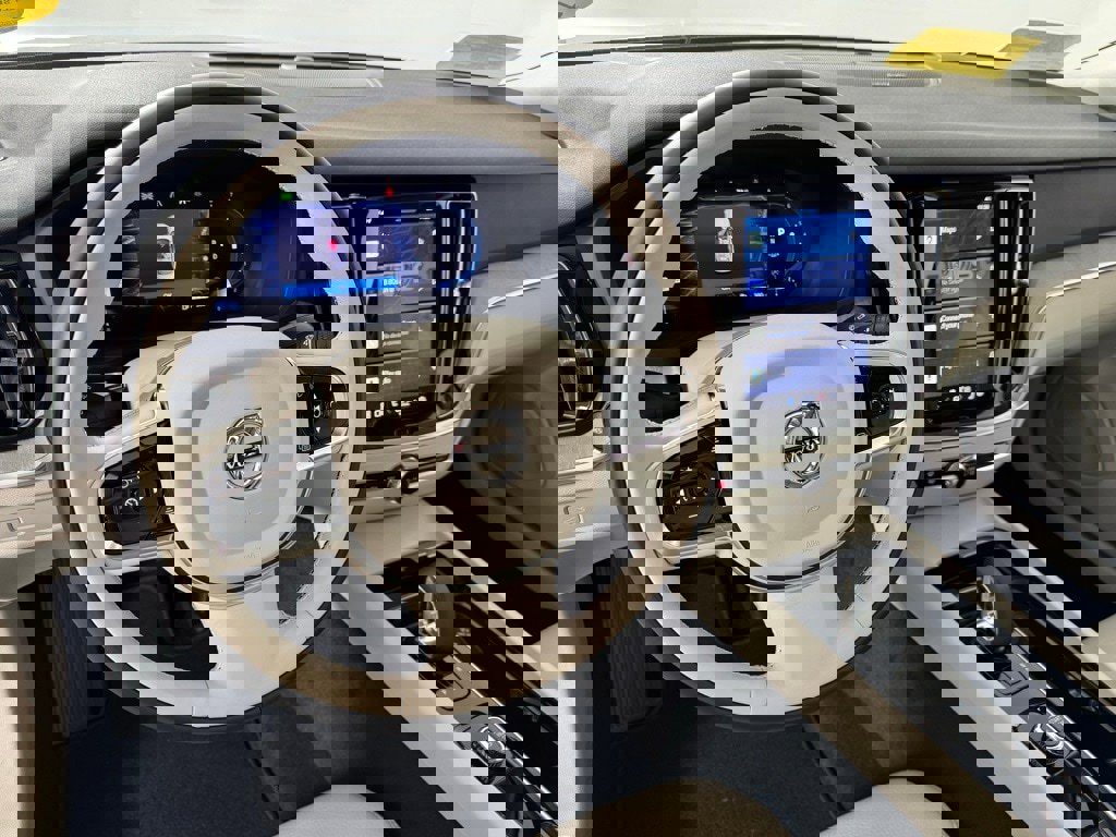 New 2024 Volvo S60 B5 Plus w/ Climate Package image 19