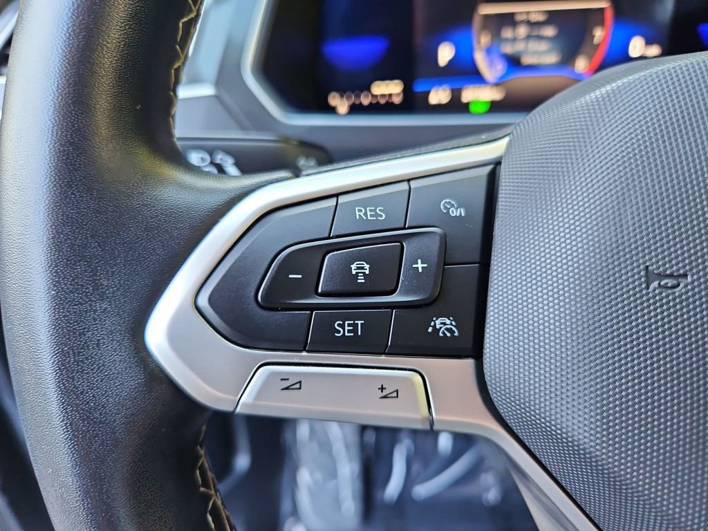 Used 2022 Volkswagen Tiguan SE image 11