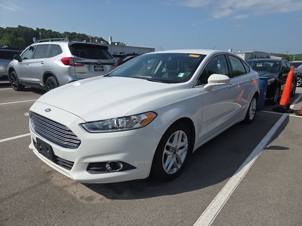 Used 2015 Ford Fusion SE w/ Equipment Group 202A FWD image 8
