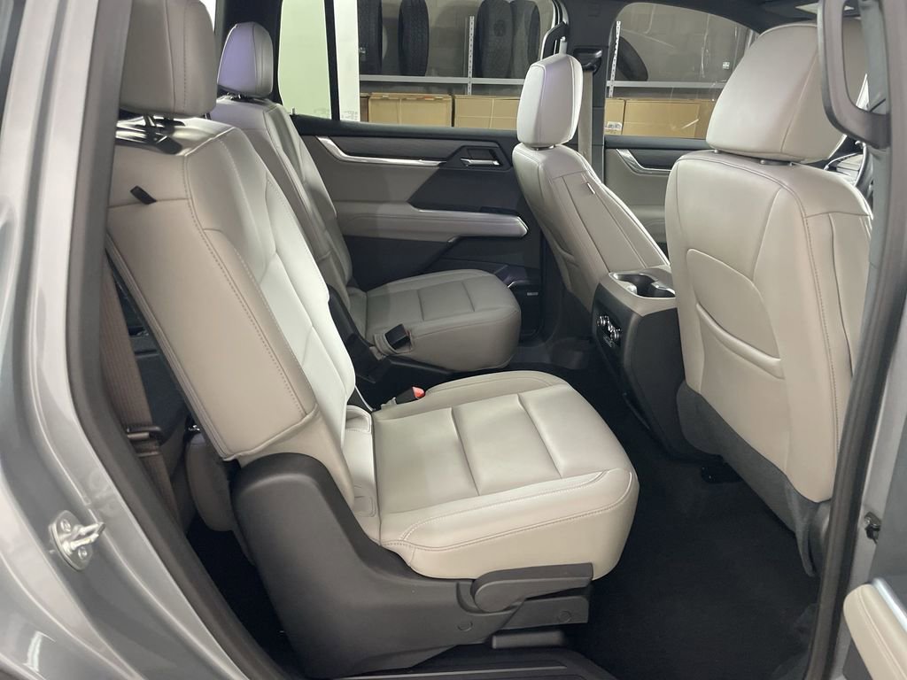 Used 2024 GMC Acadia Elevation image 26