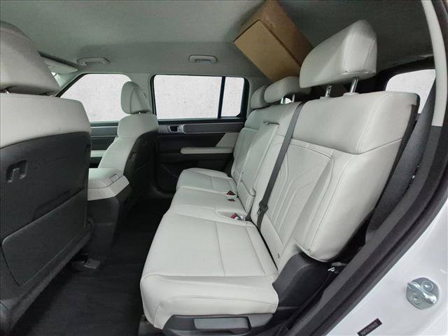 New 2027 Hyundai Santa Fe SEL FWD image 16