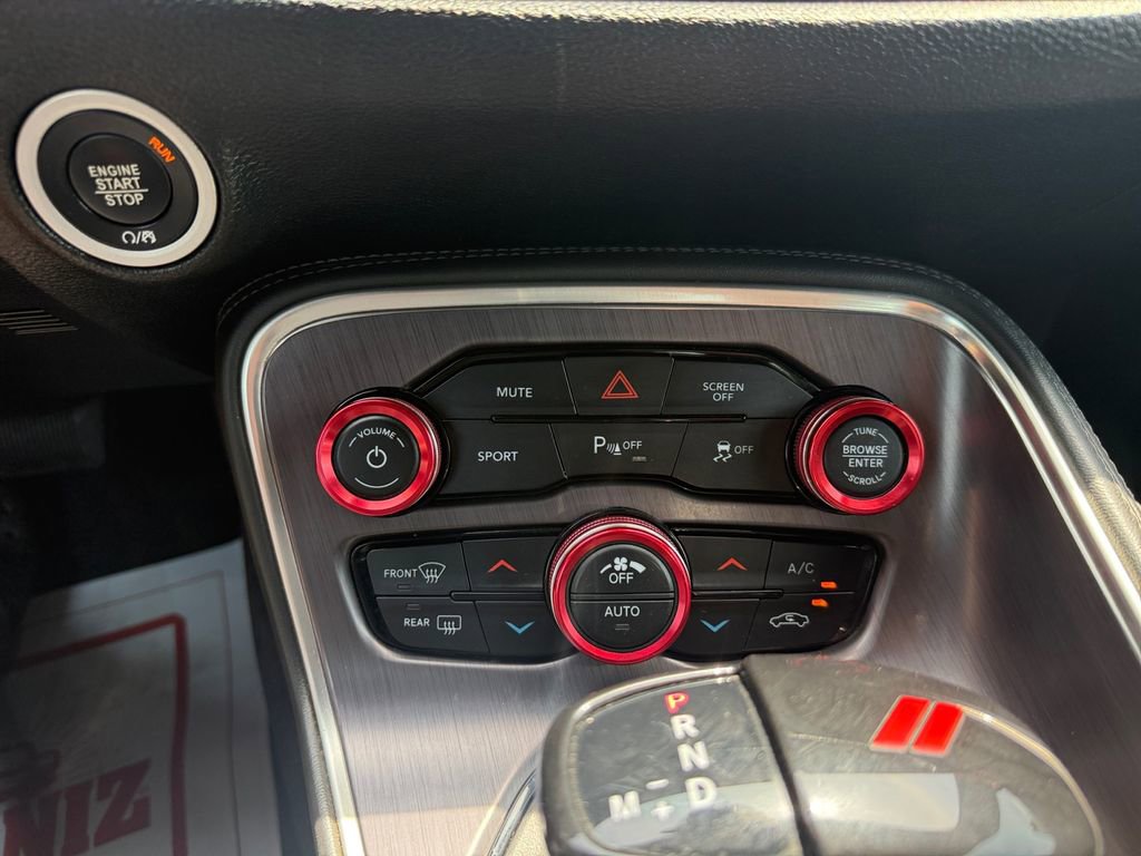 Used 2017 Dodge Challenger SXT RWD image 27