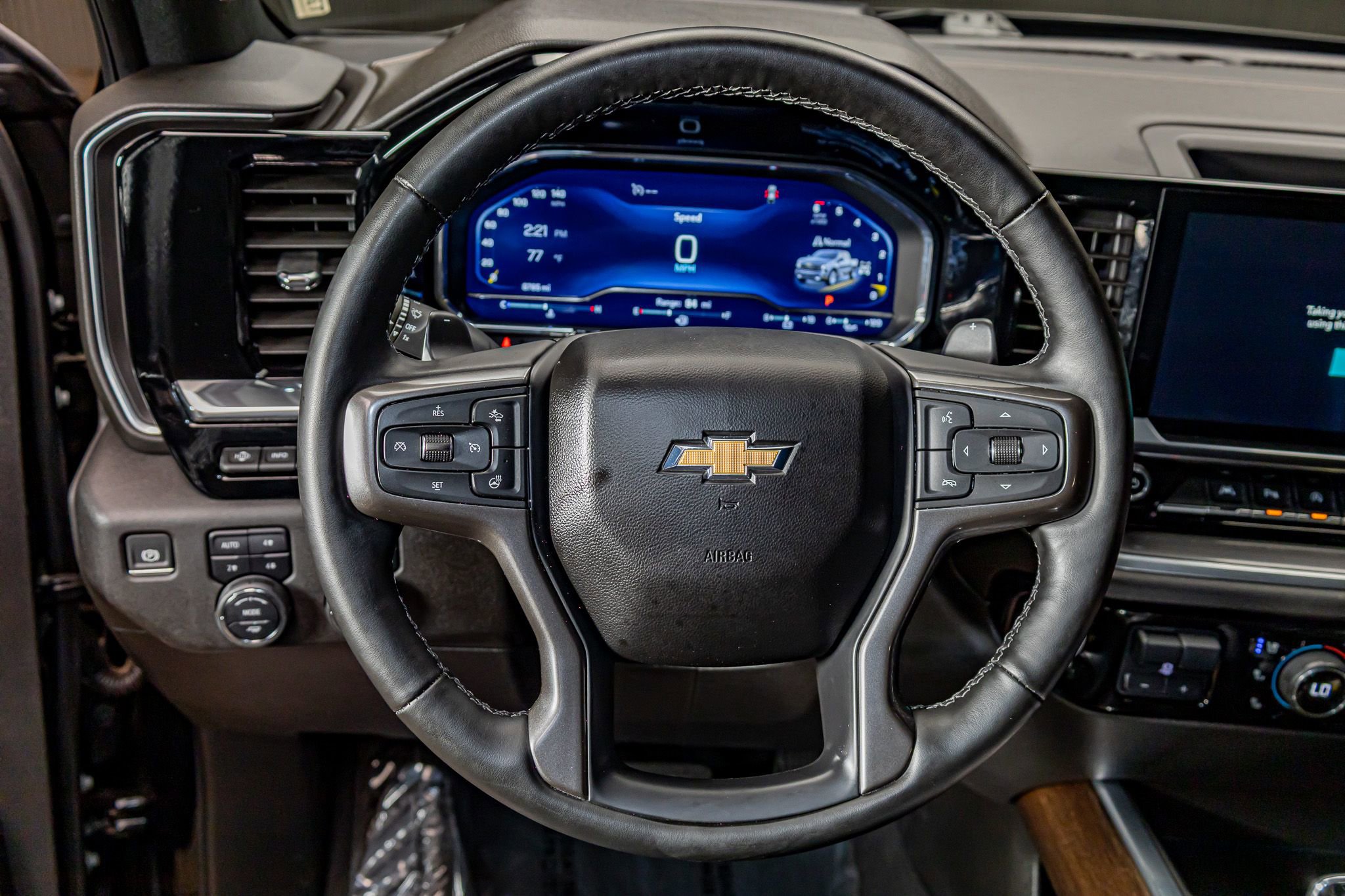 Used 2024 Chevrolet Silverado 1500 High Country w/ Technology Package image 18