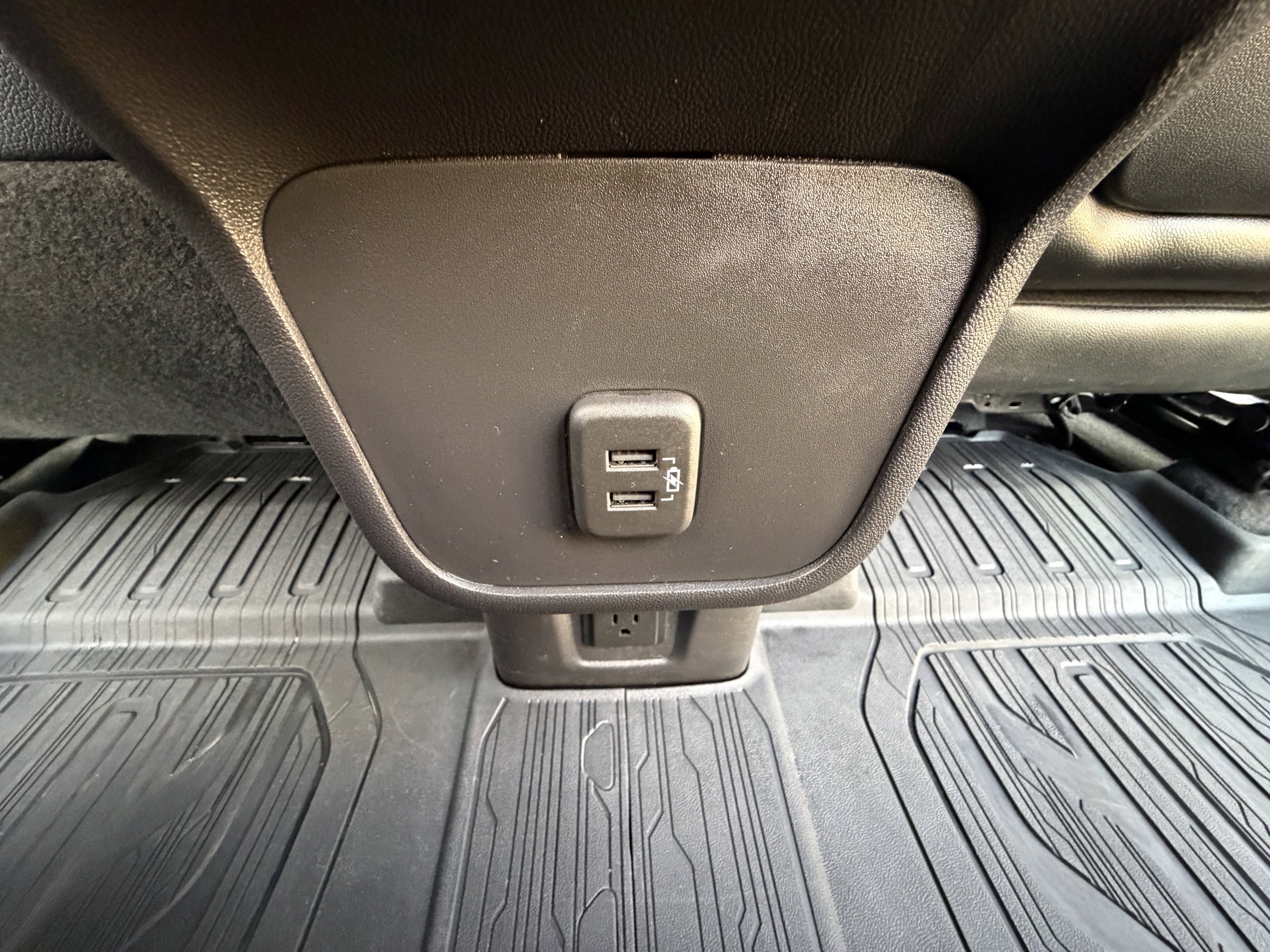 Used 2024 GMC Terrain SLT w/ Infotainment Package II AWD/4WD image 12