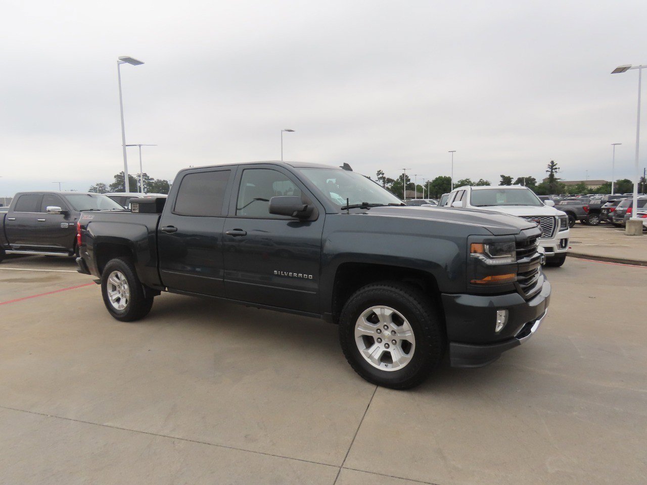 Used 2017 Chevrolet Silverado 1500 LT w/ All Star Edition AWD/4WD image 7