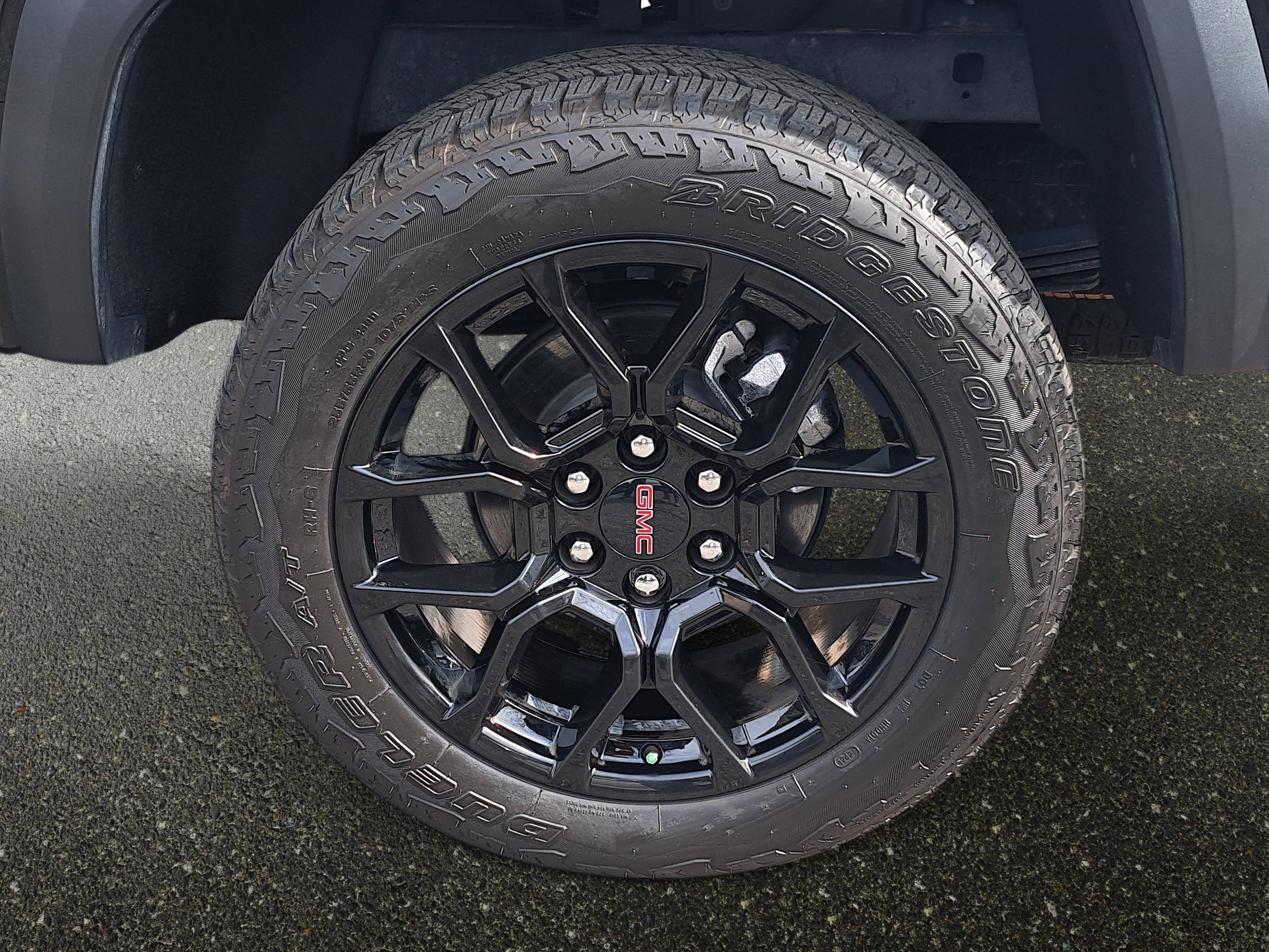 Used 2025 GMC Canyon Denali w/ LPO, Denali Black Edition image 31