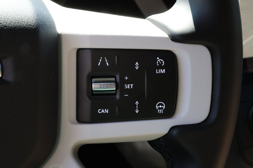 New 2026 Land Rover Defender 110 X-Dynamic SE AWD/4WD image 19