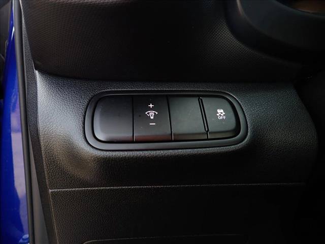 Used 2025 Hyundai Venue Limited FWD image 14