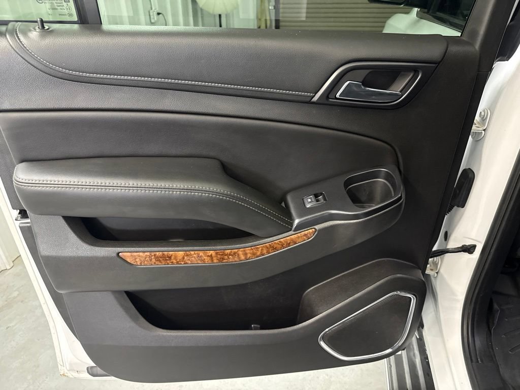 Used 2018 Chevrolet Suburban Premier AWD/4WD image 13