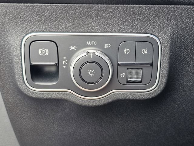 Used 2024 Mercedes-Benz GLB 250 image 19