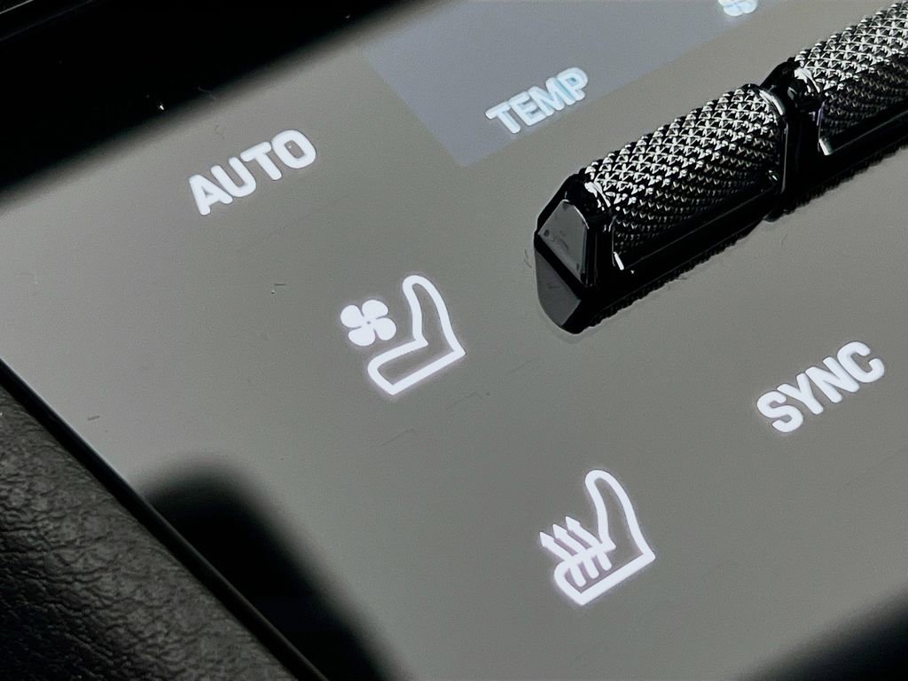 New 2026 Porsche Cayenne Coupe image 23