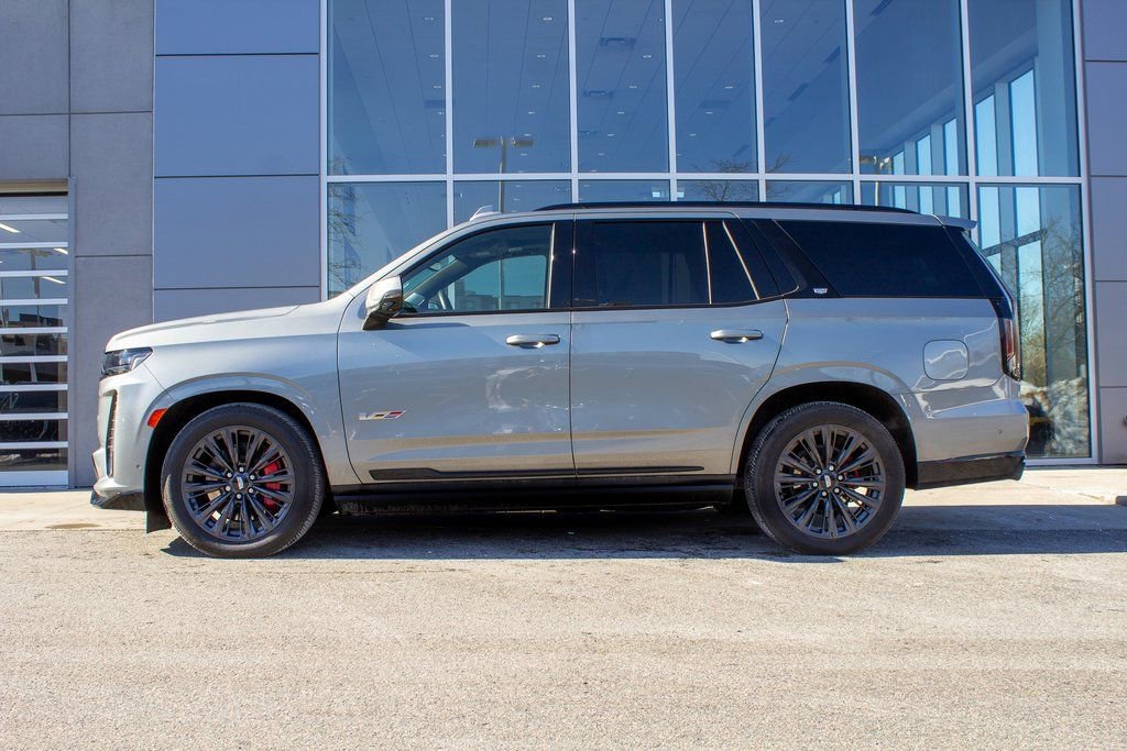 Used 2023 Cadillac Escalade V w/ LPO, ONYX Package image 7