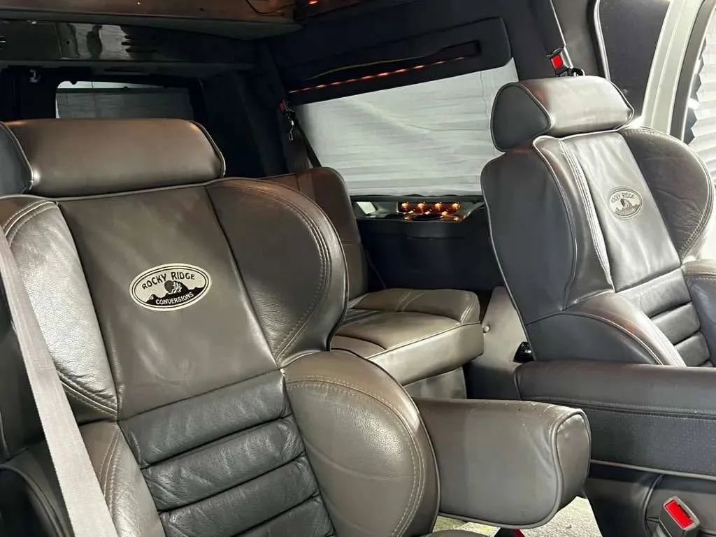 Used 2006 Chevrolet Express 1500 w/ Preferred Equipment Group image 9