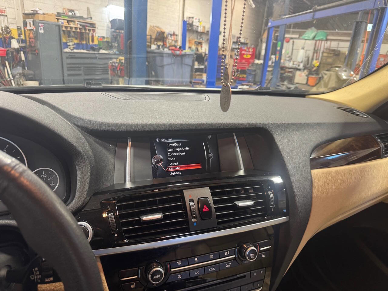 Used 2017 BMW X3 xDrive28i image 13