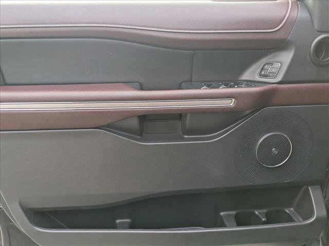 Used 2023 Ford Expedition Max Limited image 9