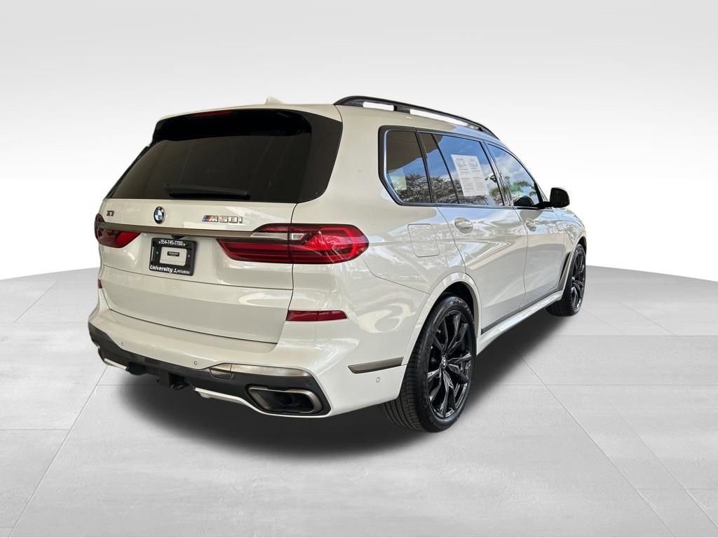 Used 2022 BMW X7 M50i image 3